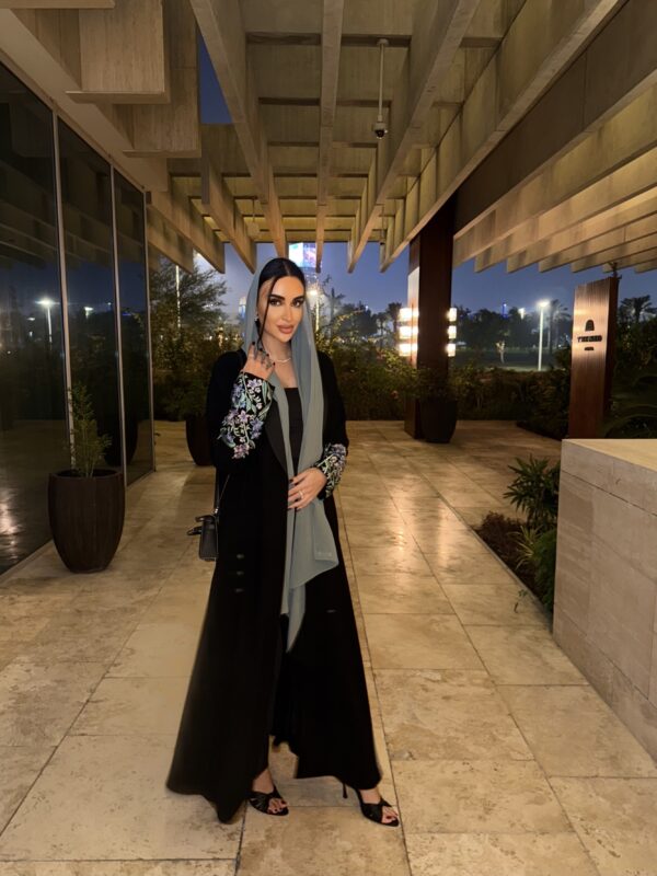 IMG 0259 scaled - Twilight Garden Abaya 9